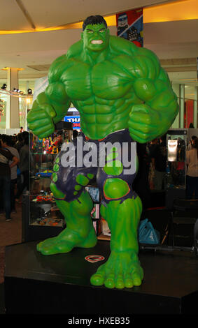 BANGKOK - MAI. 11: ein Hulk-Modell in Thailand Comic Con 2014 am 11. Mai 2014 im Siam Paragon, Bangkok, Thailand. Stockfoto