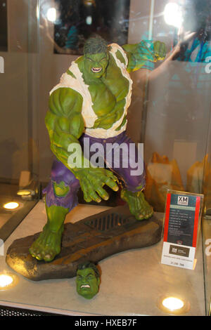 BANGKOK - MAI. 11: ein Hulk-Modell in Thailand Comic Con 2014 am 11. Mai 2014 im Siam Paragon, Bangkok, Thailand. Stockfoto