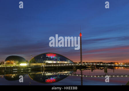 Science Center Imax und Wissenschaft Turm Clyde Ansicht Nacht Cityscape Stockfoto