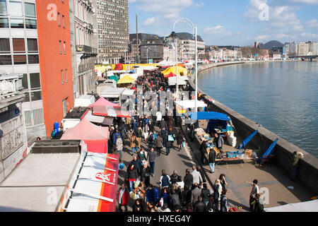 Sonntagsmarkt in Lüttich, Belgien Stockfoto