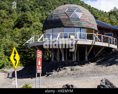 Cafeteria am Hang des Vulkans Osorno, Aussichtspunkt auf Weg zum ski-Center, chilenische Seengebiet, Chile Stockfoto