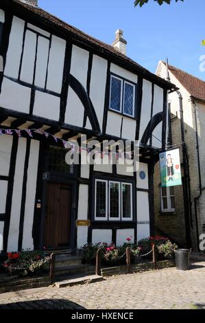 Dean zu entlohnen Haus, High Street, Berkhamsted, Hertfordshire. Dean Incent Haus hat nicht viel geändert, seit es im Jahr 1500 gebaut wurde. Stockfoto