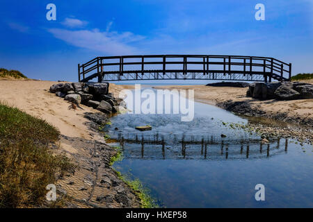 Nicholaston-Pille-Brücke am Oxwich Bucht, Halbinsel Gower, South Wales (UK), nahe dem Oxwich National Nature Reserve und Oxwich Marsh. Die Brücke war bui Stockfoto