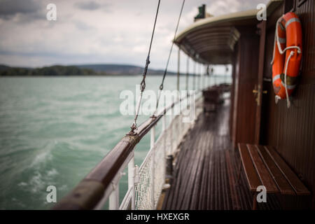 Auf offenen Gewässern vor dem Sturm Stockfoto