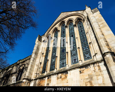 Ehemalige Kapelle des erzbischöflichen Palastes aus c1230 jetzt York Minster Library in Deans Park York Yorkshire England Stockfoto