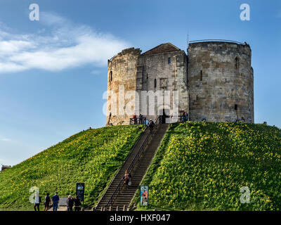 Cliffords Turm im Frühjahr York Yorkshire England Stockfoto