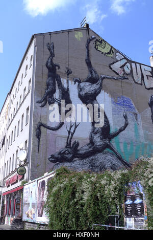 Street-Art des belgischen Künstlers ROA in Berlin, Deutschland. Stockfoto