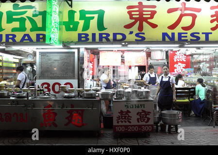 Restaurant die Vögel Nest Suppe in Chinatown, verkauft, die bei Yaowarat Road im Stadtteil Samphanthawong in Bangkok, Thailand befindet. Die Chinat Stockfoto