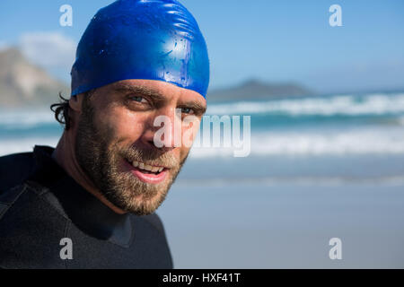 Porträt zuversichtlich männlichen Athleten hautnah Stockfoto