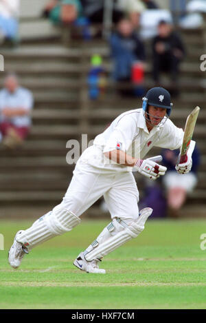 PETER BOWLER SOMERSET CCC SCARBOROUGH ENGLAND 19. Juli 2000 Stockfoto