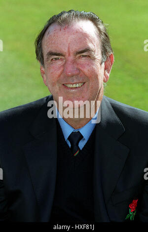 BOB SIMPSON LANCASHIRE CCC Trainer 5. April 2000 Stockfoto