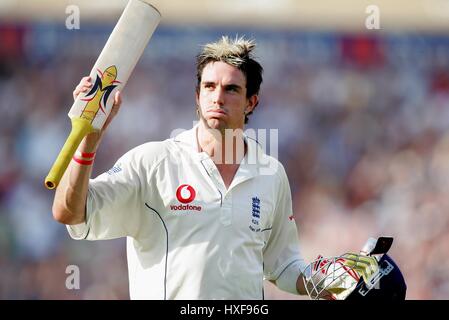 KEVIN PIETERSEN macht Jahrhundert ENGLAND V Australien die Asche Londoner BRIT OVAL 12. September 2005 Stockfoto