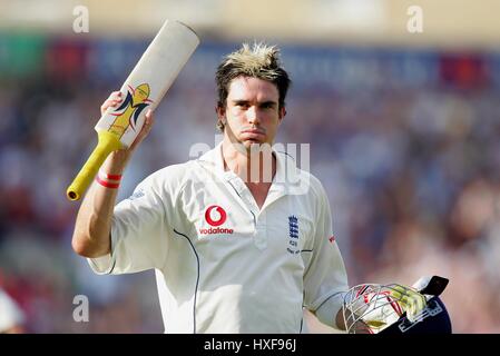 KEVIN PIETERSEN macht Jahrhundert ENGLAND V Australien die Asche Londoner BRIT OVAL 12. September 2005 Stockfoto