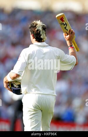 KEVIN PIETERSEN macht Jahrhundert ENGLAND V Australien die Asche Londoner BRIT OVAL 12. September 2005 Stockfoto