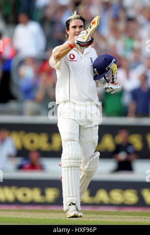 KEVIN PIETERSEN macht Jahrhundert ENGLAND V Australien die Asche Londoner BRIT OVAL 12. September 2005 Stockfoto