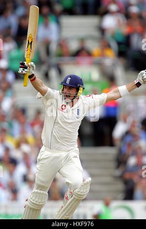 KEVIN PIETERSEN macht Jahrhundert ENGLAND V Australien die Asche Londoner BRIT OVAL 12. September 2005 Stockfoto