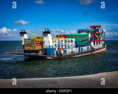 Fähre von San Jorge nach Isla Ometepe, Nicaragua Stockfoto