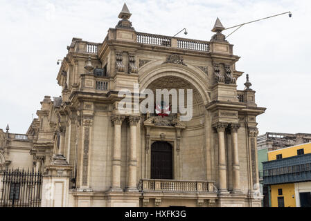 Regierungspalast, oder ein Haus von Pizarro, an der Plaza Mayor. Lima, Peru. Stockfoto
