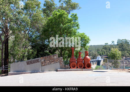 Parkplatz am Mundaring Weir Bereich, Western Australia, in der Nähe von Perth. Stockfoto