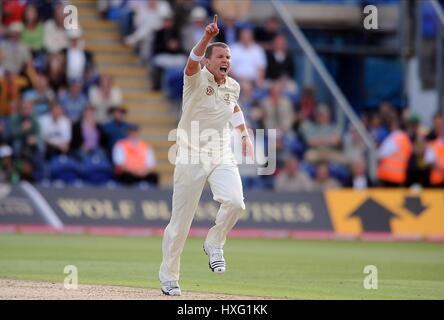 PETER SIDDLE feiert MATT P ENGLAND V Australien CARDIFF SWALEC Stadion SOPHIA Gärten WALES 8. Juli 2009 Stockfoto