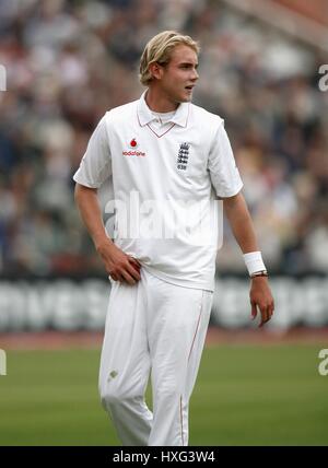 STUART BROAD ENGLAND & NOTTINGHAMSHIRE TRENT BRIDGE NOTTINGHAM ENGLAND 7. Juni 2008 Stockfoto