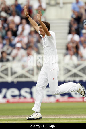 STEVE FINN ENGLAND V PAKISTAN 1. NPOWER TRENT BRIDGE NOTTINGHAM ENGLAND 30. Juli 2010 Stockfoto