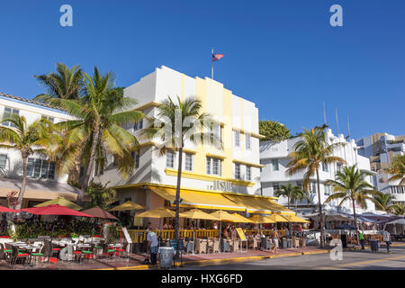 MIAMI, USA - 10. März 2017: Art-Deco-Hotel Leslie in der berühmten Ocean Drive in Miami Beach. Florida, United States Stockfoto