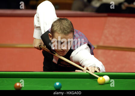 STEPHEN HENDRY Schottland SHEFFIELD SHEFFIELD 30. April 2002 Stockfoto