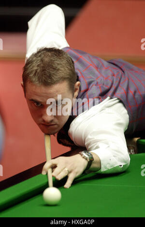 STEPHEN HENDRY Schottland SHEFFIELD SHEFFIELD 30. April 2002 Stockfoto