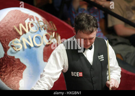 JIMMY WHITE ENGLAND Tiegel SHEFFIELD ENGLAND 23. April 2003 Stockfoto