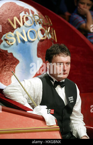 JIMMY WHITE ENGLAND Tiegel SHEFFIELD ENGLAND 23. April 2003 Stockfoto