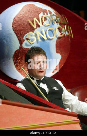 JIMMY WHITE ENGLAND Tiegel SHEFFIELD ENGLAND 22. April 2003 Stockfoto