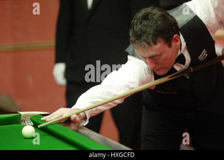 JIMMY WHITE ENGLAND Tiegel SHEFFIELD ENGLAND 22. April 2003 Stockfoto