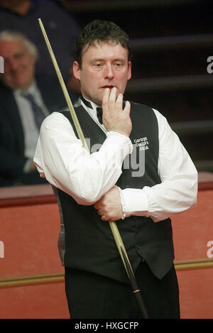 JIMMY WHITE ENGLAND Tiegel SHEFFIELD ENGLAND 22. April 2003 Stockfoto