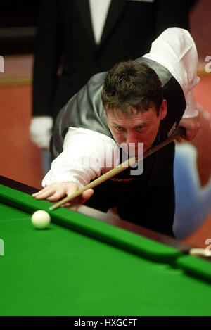 JIMMY WHITE ENGLAND Tiegel SHEFFIELD ENGLAND 22. April 2003 Stockfoto