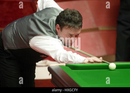 JIMMY WHITE ENGLAND Tiegel SHEFFIELD ENGLAND 22. April 2003 Stockfoto