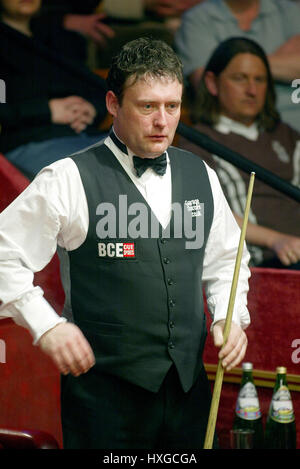 JIMMY WHITE ENGLAND Tiegel SHEFFIELD ENGLAND 22. April 2003 Stockfoto