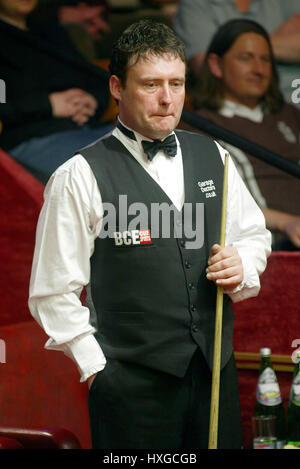 JIMMY WHITE ENGLAND Tiegel SHEFFIELD ENGLAND 22. April 2003 Stockfoto