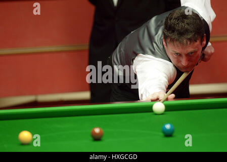 JIMMY WHITE ENGLAND Tiegel SHEFFIELD ENGLAND 22. April 2003 Stockfoto