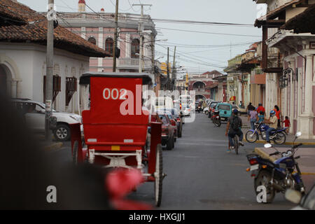 Granada & Leon Stadtstraßen sind voll mit Einheimischen, die ihr Leben in Nicaragua Stockfoto