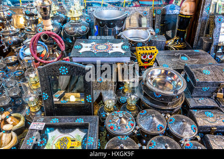 Souvenir-Shop am Bazar von Isfahan neben Naqsh-e Jahan Platz (Imam-Platz, Formlerly Shah-Platz) im Zentrum von Isfahan im Iran Stockfoto