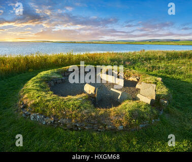 Die eingelassenen Kasten Betten und Harth eines der 8 Häuser der Siedlung aus der Jungsteinzeit Barnhouse Ausgrabungsstätte, ca. 3000 v. Chr., Loch Harray Orkn Stockfoto