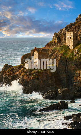 Zerstörten Motor beherbergt von Botallack Tin Mine, in der Nähe von St. Agnes, Cornwall Stockfoto