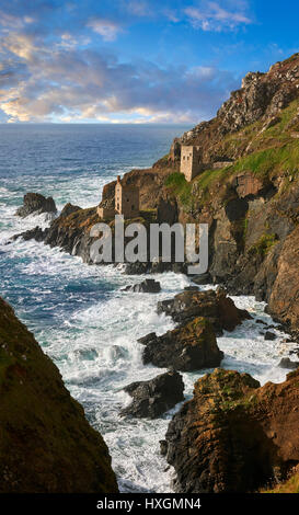 Zerstörten Motor beherbergt von Botallack Tin Mine, in der Nähe von St. Agnes, Cornwall Stockfoto