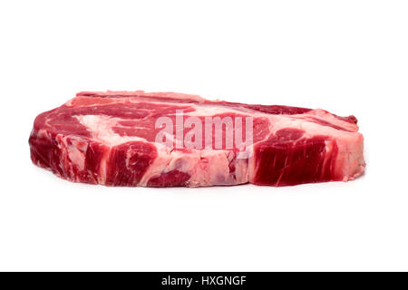 Nahaufnahme von Steak roh Streifen auf weißem Hintergrund Stockfoto