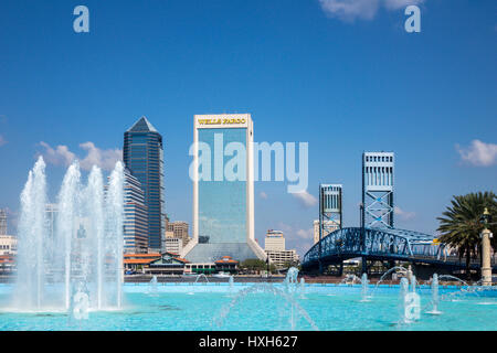 Jacksonville Skyline über Freundschaft Brunnen, Florida, USA Stockfoto