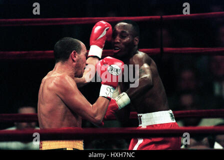 PAUL INGLE V JUNIOR JONES MADDISON SQUARE GARDEN 29. April 2000 Stockfoto