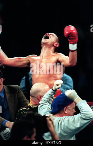 PAUL INGLE V JUNIOR JONES MADDISON SQUARE GARDEN 29. April 2000 Stockfoto