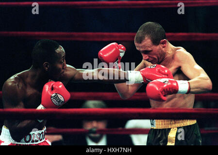 PAUL INGLE V JUNIOR JONES MADDISON SQUARE GARDEN 29. April 2000 Stockfoto