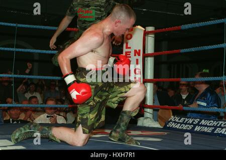 PAUL INGLE FEDERGEWICHT BOXER 30. August 1998 Stockfoto